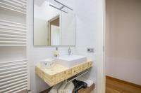 A bathroom at Elena House Apartments