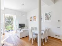 A television and/or entertainment centre at Elena House Apartments