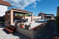 Bazén v ubytovaní Holiday Home Luka Pridraga alebo v jeho blízkosti