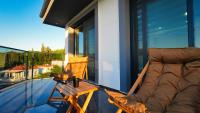 Balkón nebo terasa v ubytování Serenity Villa