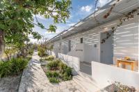 Vonkajšia záhrada v ubytovaní Naxos Beachwalk Rooms
