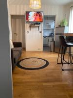 Kuchnia lub aneks kuchenny w obiekcie Charmant 2 pièce 35m2