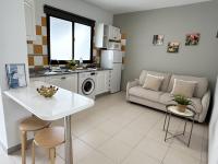 Kuchyňa alebo kuchynka v ubytovaní Mahostly Apartamento Comillas PF