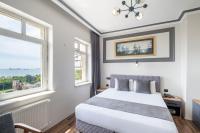 Een bed of bedden in een kamer bij Sur Hotel Sultanahmet