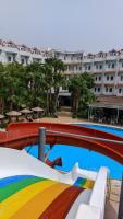 Bazén v ubytování UK Hotel Kiriş nebo v jeho okolí