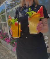 Drinks på Koral Apartmenty