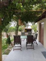 Vonkajšia záhrada v ubytovaní Green Oasis House in Filerimos