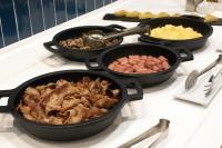 Comida en o cerca de este hotel