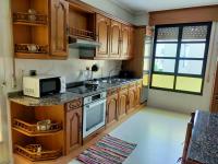Kuchyň nebo kuchyňský kout v ubytování Apartamento en el casco antiguo de Ponferrada