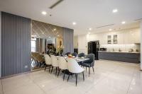 Vinhomes Residences Luxury Suiteにあるキッチンまたは簡易キッチン