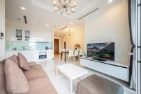 Vinhomes Residences Luxury Suiteにあるテレビまたはエンターテインメントセンター