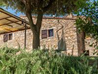 Vonkajšia záhrada v ubytovaní Holiday Home Montecavallo by Interhome