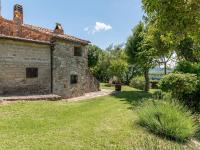 Vonkajšia záhrada v ubytovaní Holiday Home Montecavallo by Interhome