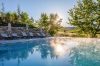 Bazén v ubytování FAIR RESORT All Inclusive Wellness & Spa Hotel Jena nebo v jeho okolí
