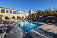 Bazén v ubytování FAIR RESORT All Inclusive Wellness & Spa Hotel Jena nebo v jeho okolí
