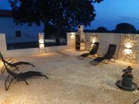 Patio alebo iná vonkajšia časť ubytovania Nino