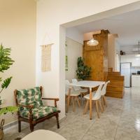 Posezení v ubytování Maisonette with Palms