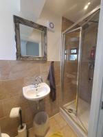Půdorys ubytování Comfy King Room for - Professionals - Teachers Nhs Trades & Leisure