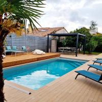 Basen w obiekcie Biscarrosse Bourg VILLA AVEC PISCINE lub w pobliżu