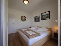 Posteľ alebo postele v izbe v ubytovaní Apartment in Kampor with sea view, balcony, air conditioning, WiFi (4838-1)