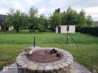 Vonkajšia záhrada v ubytovaní La Clematite d'Olt