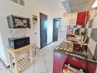 Kuchnia lub aneks kuchenny w obiekcie Le Louchonnais, T2, wifi, 4 personnes