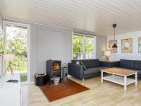 Posezení v ubytování Five-Bedroom Holiday home in Vestervig 1