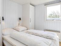 Postel nebo postele na pokoji v ubytování Five-Bedroom Holiday home in Vestervig 1