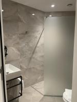 OZO Hotels Antares Airportにあるバスルーム