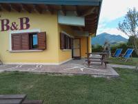 Výhľad na hory alebo výhľad na hory priamo z of the bed and breakfast