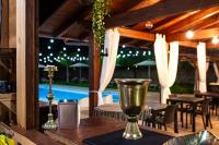 The swimming pool at or close to Green Oasis Gabella