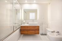 Koupelna v ubytování GuestReady - Parede Residence near the beaches