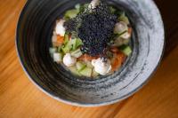 un tazón de comida con brócoli y otras verduras en The Haughmond, en Shrewsbury