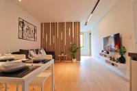 Posezení v ubytování The Peony Apartment in Smichov, Prague 5