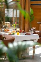 Jídlo v hotelu nebo okolí