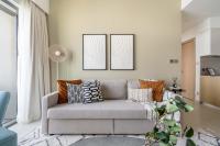 Posezení v ubytování GuestReady - Lux design with top skyline view