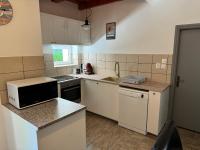 Kuchnia lub aneks kuchenny w obiekcie Borsi Apartman
