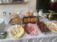 Φαγητό σε αυτό το διαμέρισμα ή κάπου εκεί κοντά