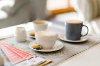 Příslušenství pro přípravu čaje a kávy v ubytování Garden Route Ilita Lodge