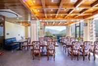 En generel udsigt til bjerge eller udsigt til bjerge taget fra resortet