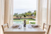 Bazén v ubytování Masseria Valentina nebo v jeho okolí