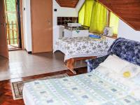 Łóżko lub łóżka w pokoju w obiekcie Holiday Home Michael by Interhome