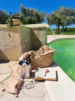Bazén v ubytovaní Agriturismo Tenuta Roccaccia alebo v jeho blízkosti