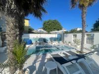 Bazén v ubytování AGATA BEACH Boutique -Adult Only nebo v jeho okolí