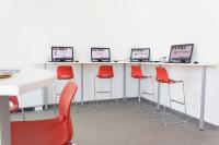 Televízia a/alebo spoločenská miestnosť v ubytovaní Hotel Campus Sanpaolo