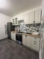 Kuchnia lub aneks kuchenny w obiekcie Apartments Peronja Jelsa Seafront