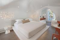 Naxos Cave Suitesにあるベッド