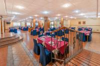 En restaurant eller et andet spisested på Hotel Mora