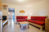 TV a/nebo společenská místnost v ubytování Ekaterini Hotel