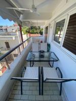 Balkón alebo terasa v ubytovaní Irini Seaside Apartment